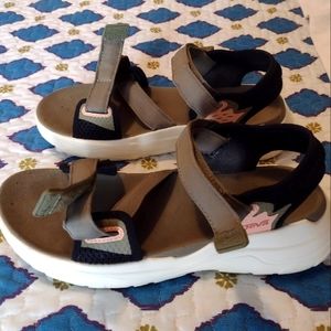 Teva Women's Zymic Sandal Size 8
